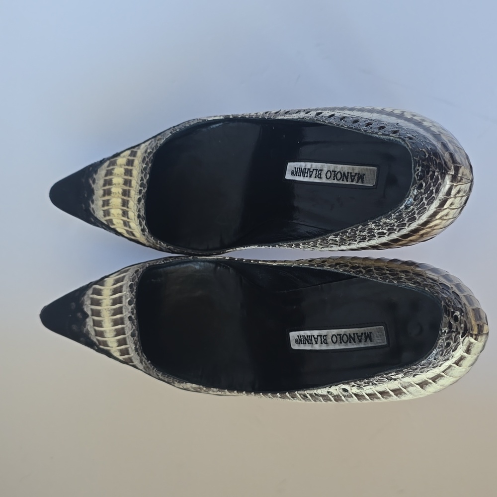Manolo Blahnik Black Snakeskin Patent Leather Heels Pumps - Picture 10 of 16